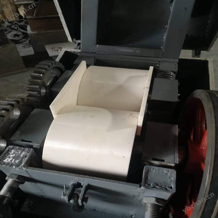 新能源材料对辊破碎机 硬质合金辊式破碎机