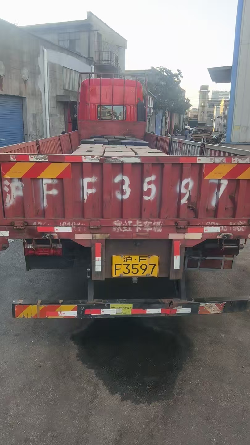 上海奉贤客户租用我司22吨砝码——一大早送达